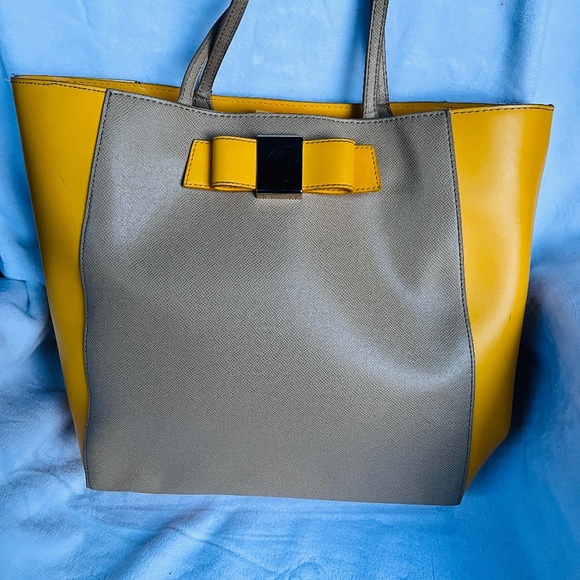 Ivanka Trump Top Handle Tote Tan Yellow Gold Hardware Large Handbags Yellow Bow - Picture 1 of 16